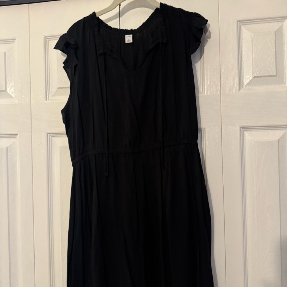 Elegant Black Sleeveless Dress